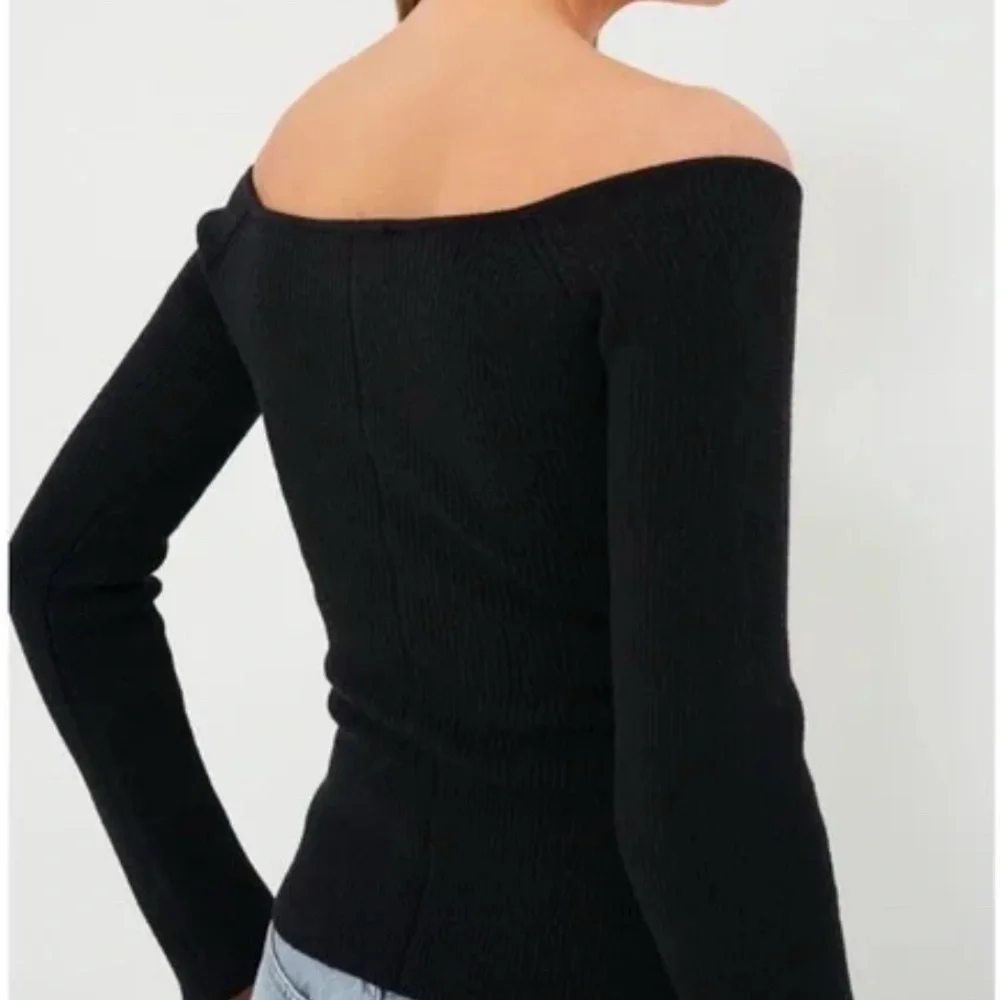 NWT TUCKERNUCK Black Knit Nicola Long Sleeve Off The Shoulder V Neck Top, Large - Picture 2 of 11